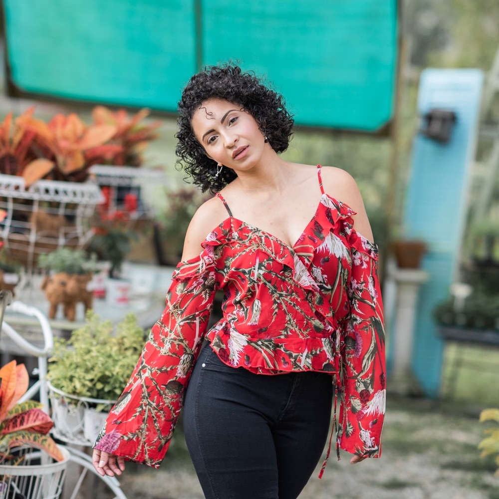 NEW! 🖤 Aura’s Floral Wrap Crop Top